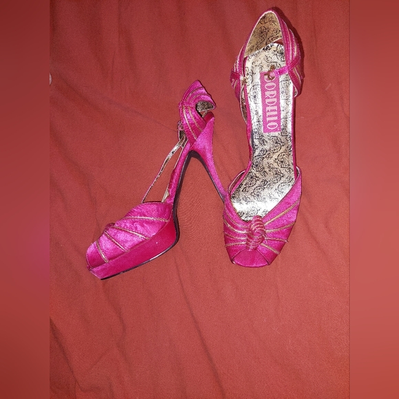 Hot pink platform heel - Picture 2 of 2